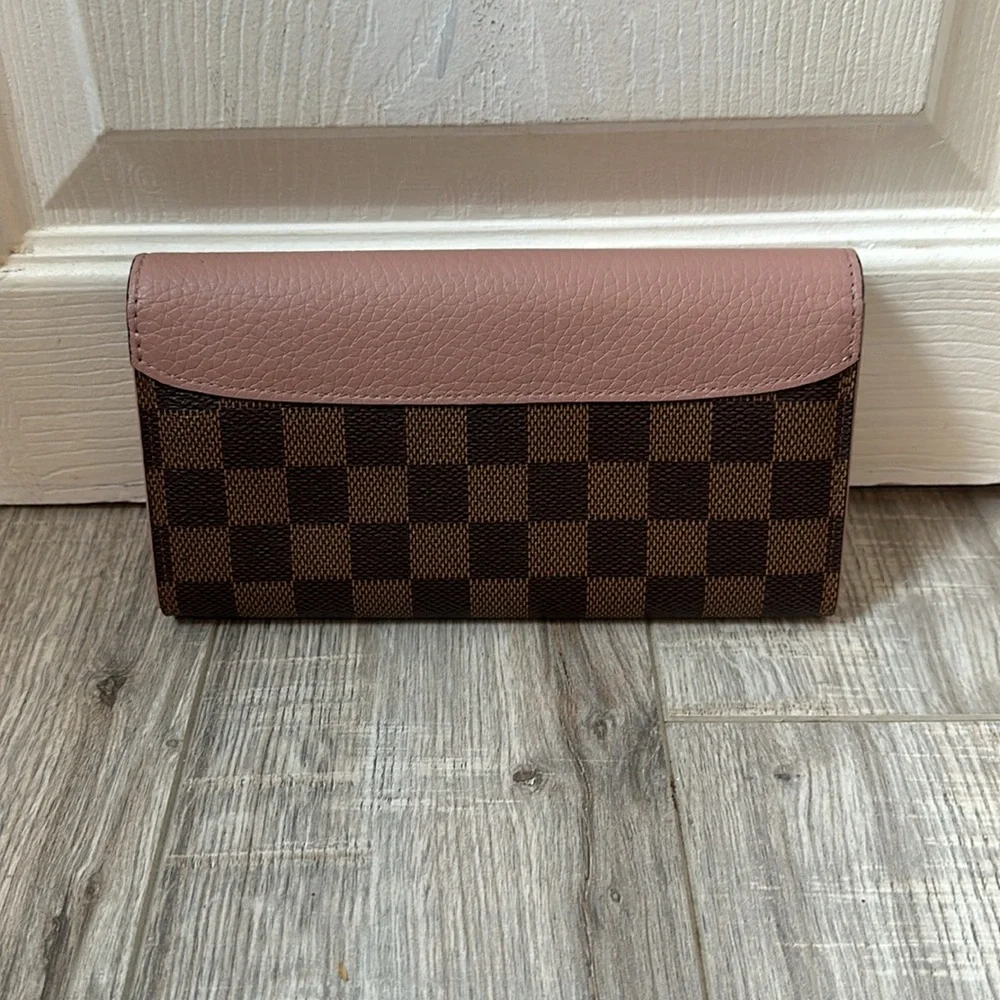 Louis Vuitton Sarah Wallet - Picture 3 of 11